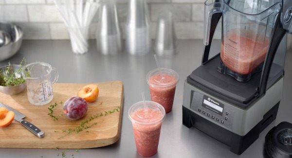 So sánh 2 máy xay sinh tố Vitamix The Quiet One và Touch & Go Advance