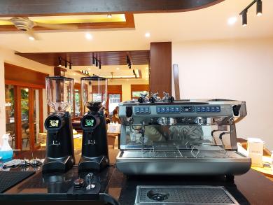 Bộ máy pha cà phê gồm những gì? Các thành phần cơ bản và bổ sung