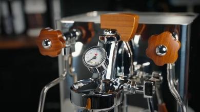 Máy pha cà phê cần bao nhiêu bar là đủ? Có cần mua máy 15-19 bar