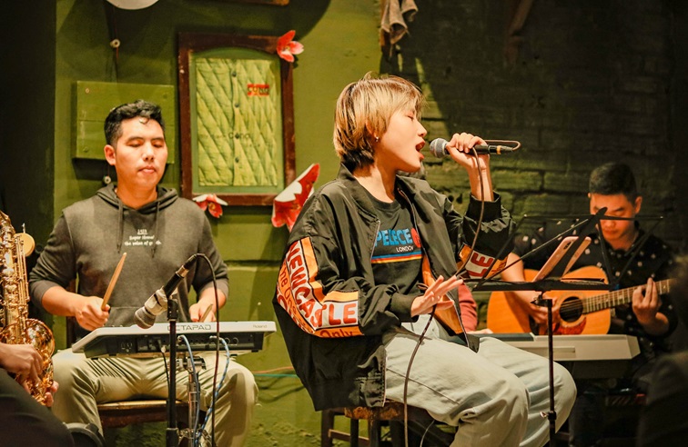 Cách mở quán cà phê acoustic