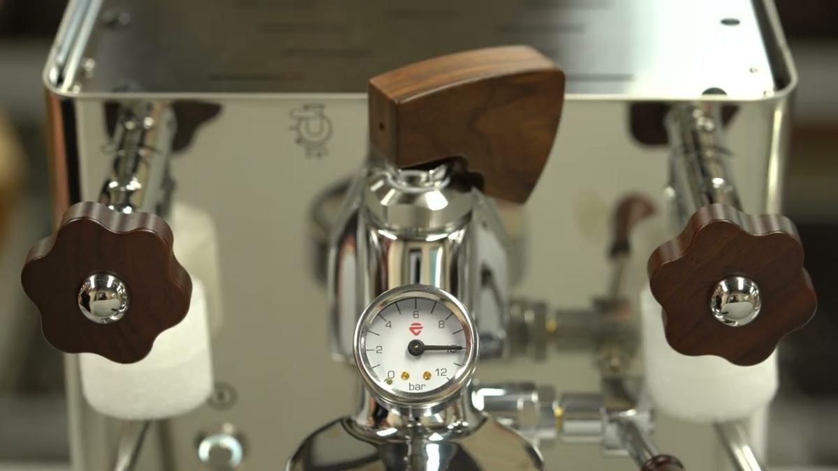 Nên mua máy pha cà phê cần bao nhiêu bar là đủ?