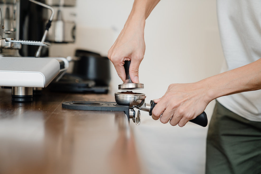 Tamper đóng vai trò quan trọng trong quá trình pha chế espresso