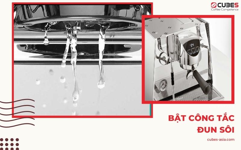 Bật công tắc đun sôi.
