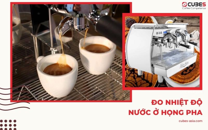 Đo nhiệt độ nước ở họng pha.